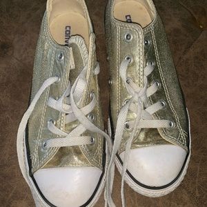 Girls converse